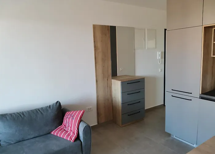 Apartament Aeona *