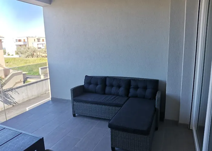 Aeona Apartment