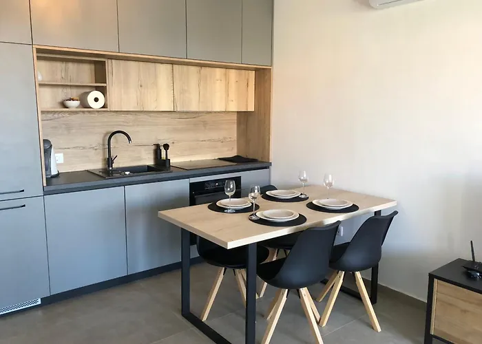 Aeona Apartment *