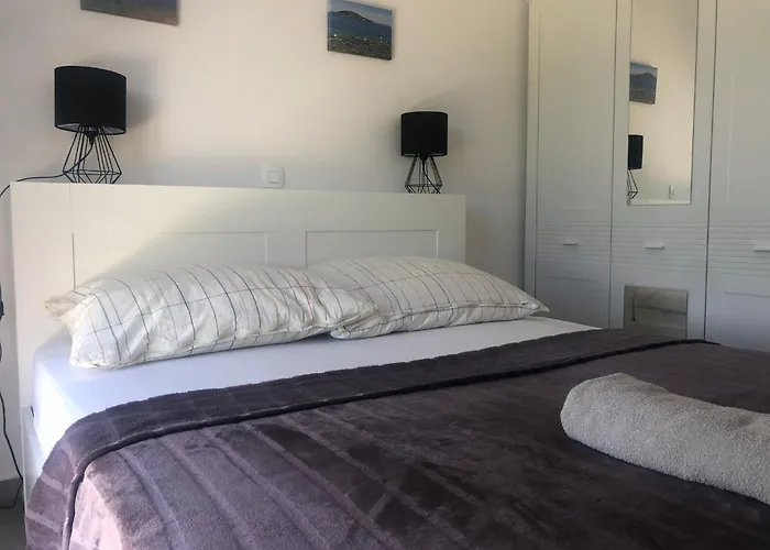 Aeona Apartment