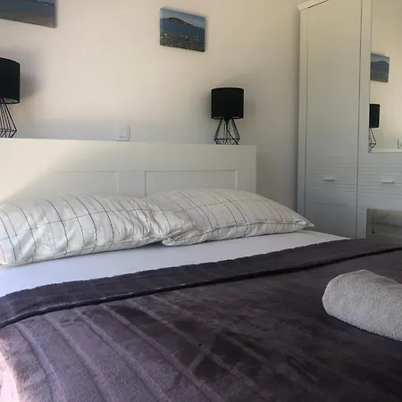 Aeona Apartment
