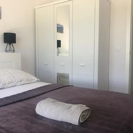 Apartament Aeona *